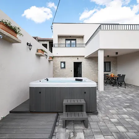 Villa Ruzarija By Tourist Adria Group *